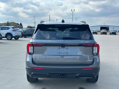 2025 Ford Explorer ST-Line
