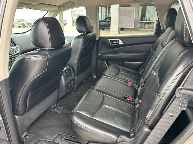 2020 Nissan Pathfinder SL