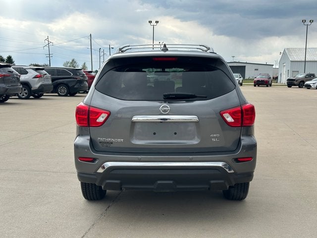 2020 Nissan Pathfinder SL
