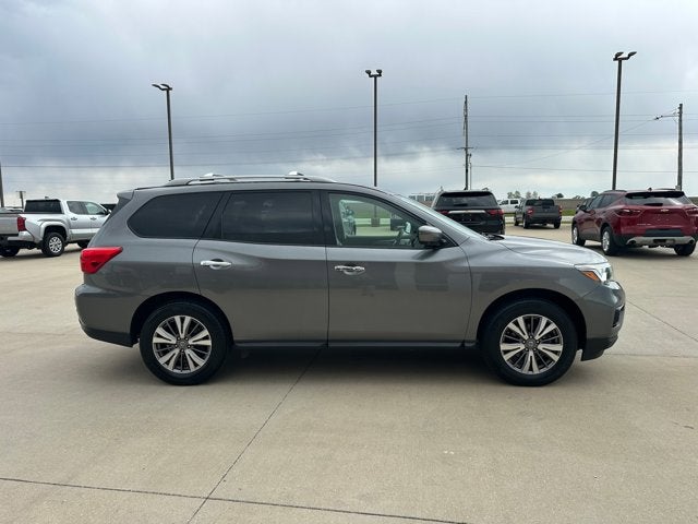 2020 Nissan Pathfinder SL