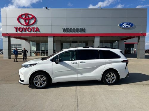 2023 Toyota SIENNA XSE AWD XSE