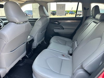 2022 Toyota Highlander Limited