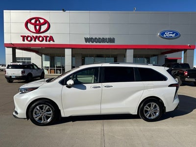 2024 Toyota Sienna Platinum