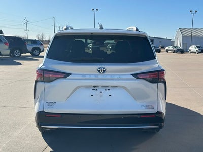 2024 Toyota Sienna Platinum