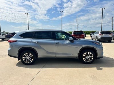 2022 Toyota Highlander Hybrid Hybrid XLE