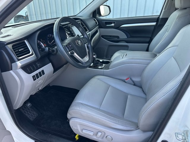 2016 Toyota HIGHLANDER XLE