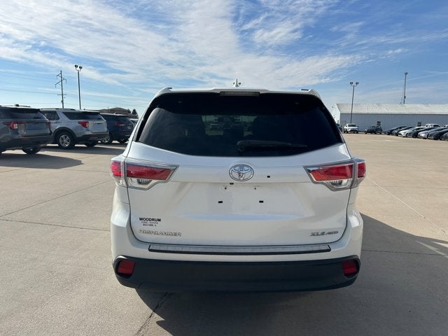 2016 Toyota HIGHLANDER XLE