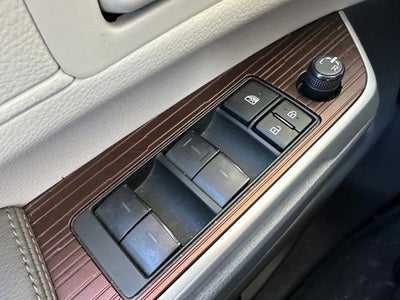 2024 Toyota SIENNA LE AWD LE