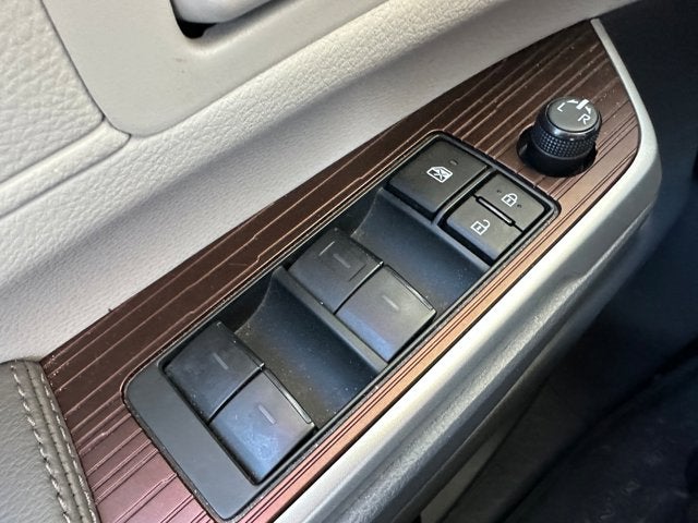 2024 Toyota SIENNA LE AWD LE