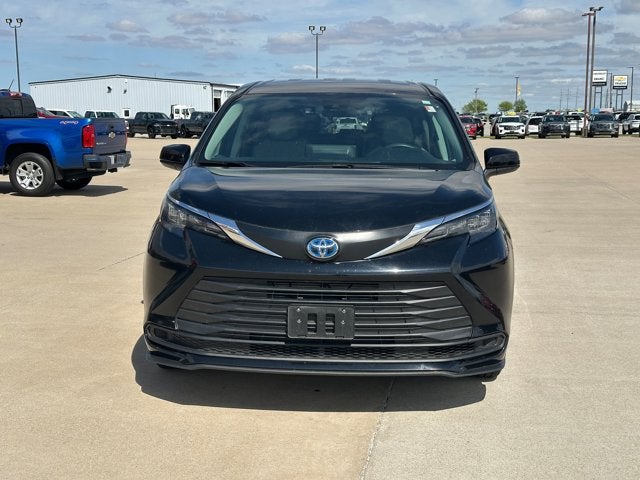 2024 Toyota SIENNA LE AWD LE