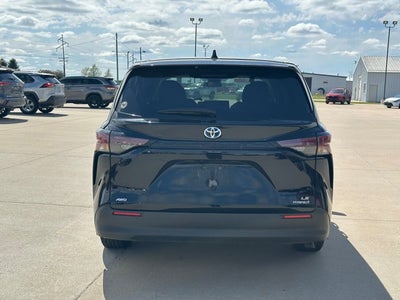 2024 Toyota SIENNA LE AWD LE