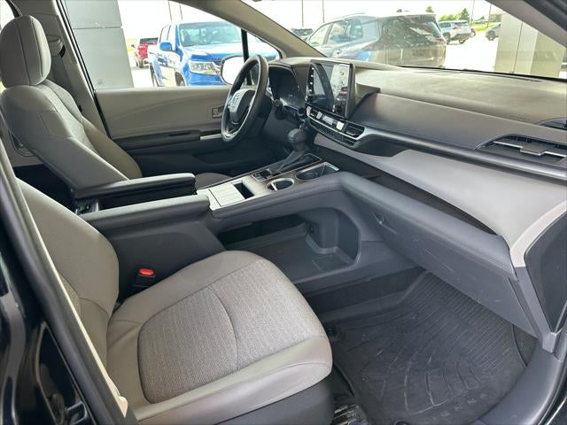 2024 Toyota SIENNA LE AWD LE