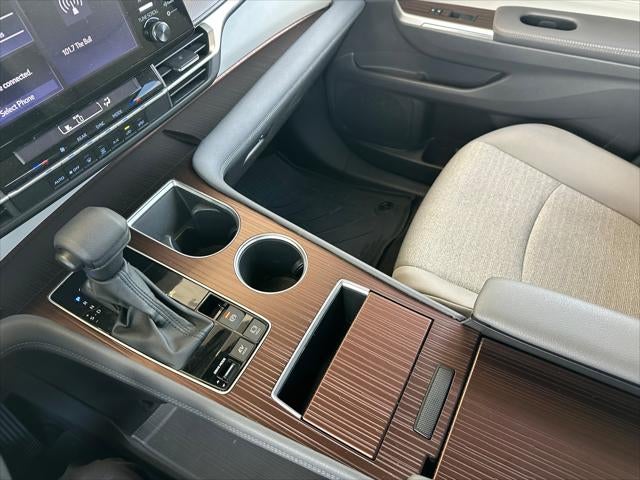 2024 Toyota SIENNA LE AWD LE