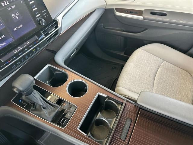 2024 Toyota SIENNA LE AWD LE