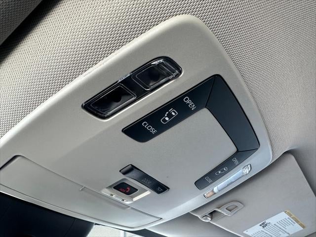 2024 Toyota SIENNA LE AWD LE