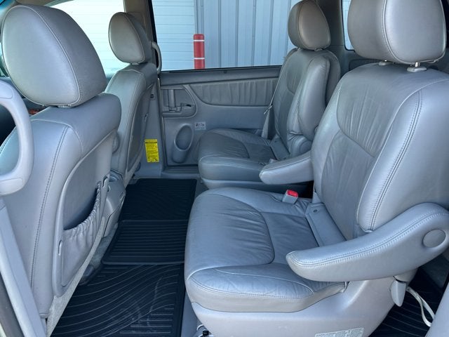 2010 Toyota SIENNA XLE