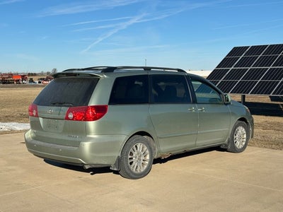2010 Toyota SIENNA XLE