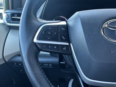 2022 Toyota SIENNA XLE XLE