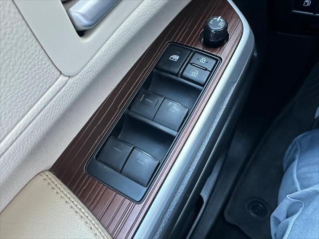 2022 Toyota SIENNA XLE XLE