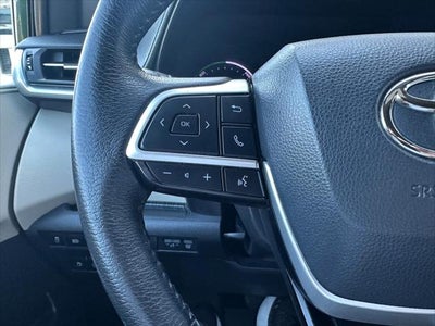 2022 Toyota SIENNA XLE XLE