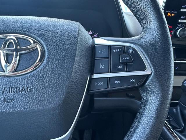 2022 Toyota SIENNA XLE XLE