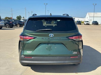 2022 Toyota SIENNA XLE XLE
