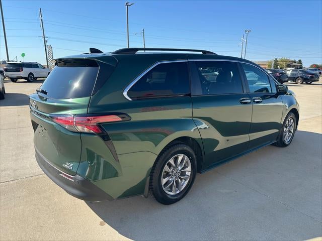 2022 Toyota SIENNA XLE XLE