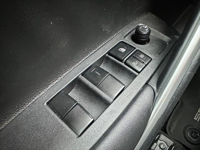 2023 Toyota COROLLA CROSS HV Hybrid SE