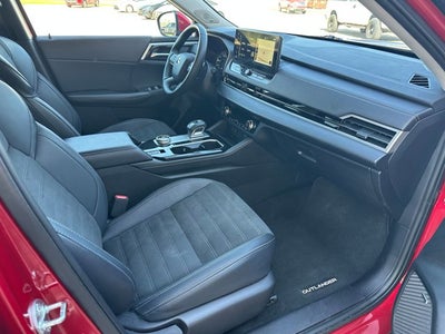 2025 Mitsubishi Outlander SE