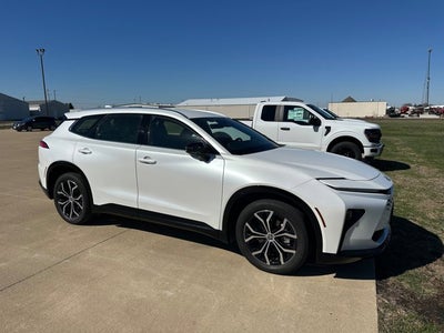 2025 Toyota CROWN SIGNIA XLE