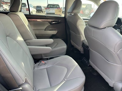 2025 Toyota Highlander Limited