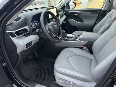 2026 Toyota Highlander Platinum