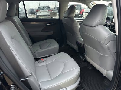 2026 Toyota Highlander Platinum