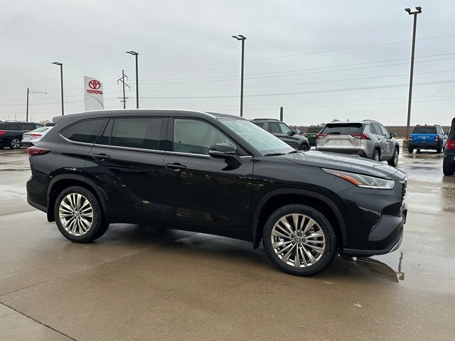 2026 Toyota Highlander Platinum